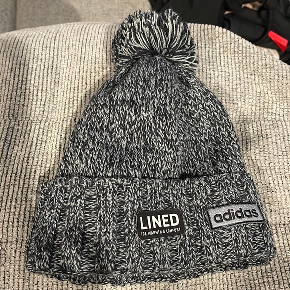 Adidas gray white Pom Pom fleece lined hat nwt - Picture 1 of 3